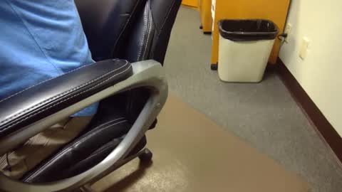 Snapshot of useemie chatting on February 11, 11:01 pm useemie online show from February 11, 11:01 pm