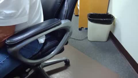 Snapshot of useemie chatting on October 2, 10:50 pm useemie online show from October 2, 10:50 pm