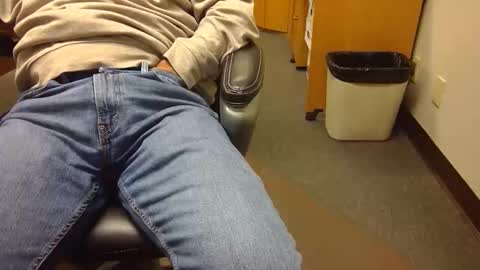 Snapshot of useemie chatting on October 31, 6:42 pm useemie online show from October 31, 6:42 pm