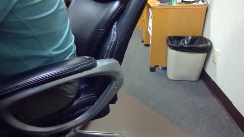 useemie online show from April 7, 11:04 pm