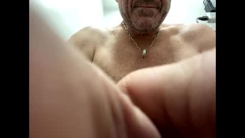 Snapshot of usmaledelivery chatting on December 10, 7:16 am Tonight i need watchers thanks online show from December 10, 7:16 am