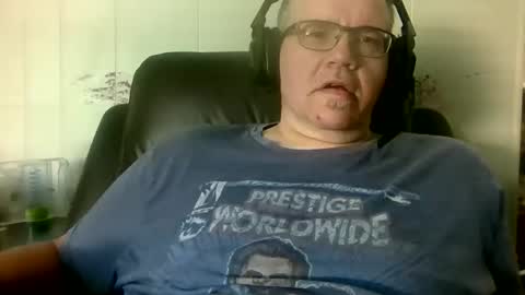 usstarr1 online show from April 8, 2:50 pm