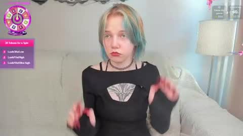 Snapshot of ustic_1 chatting on July 19, 3:49 pm Haven online show from July 19, 3:49 pm