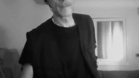 uthonn online show from March 8, 4:00 pm