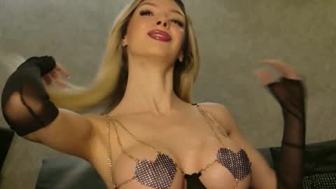 Mia online show from March 14, 3:23 am