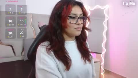 vaaleria_tay online show from October 23, 10:19 pm