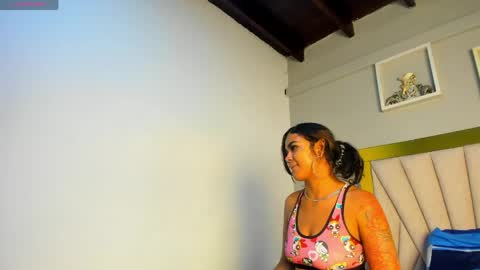 Snapshot of vahiolet_fuentes chatting on April 25, 3:09 am vahioleth online show from April 25, 3:09 am
