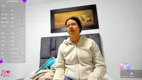 Snapshot of vahiolet_smith chatting on April 23, 3:19 am Vahiolet smith online show from April 23, 3:19 am