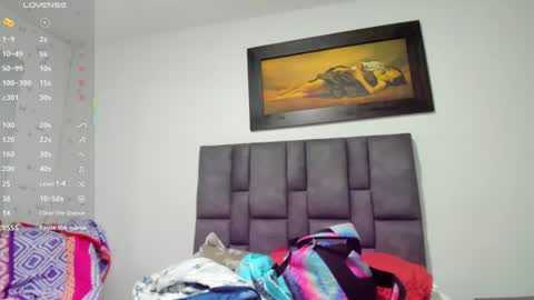 Snapshot of vahiolet_smith chatting on July 12, 12:40 pm Vahiolet smith online show from July 12, 12:40 pm