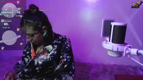 Snapshot of vainilla_l chatting on April 23, 11:51 pm Vainilla Independent model online show from April 23, 11:51 pm