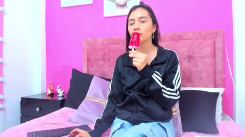 Snapshot of vaioletcooper chatting on March 3, 4:13 pm VaiolletCooper online show from March 3, 4:13 pm