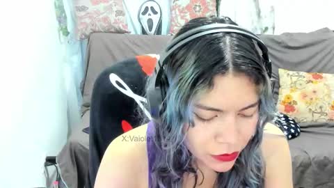 Vaiolet1314 online show from March 15, 5:02 am