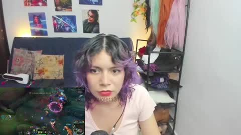 Vaiolet1314 online show from April 18, 1:20 am