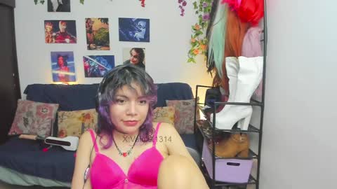 Snapshot of vaioletuwu chatting on April 28, 2:27 am Vaiolet1314 online show from April 28, 2:27 am