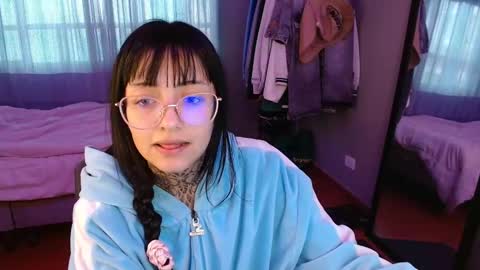 Snapshot of val_azuna chatting on November 21, 12:37 pm valentina online show from November 21, 12:37 pm