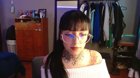 Snapshot of val_azuna chatting on November 27, 1:46 pm valentina online show from November 27, 1:46 pm