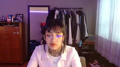 Snapshot of val_azuna chatting on December 4, 2:26 pm valentina online show from December 4, 2:26 pm