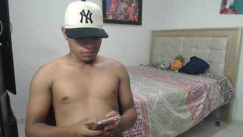 Snapshot of val_sex02 chatting on February 2, 5:21 am val_sex02 online show from February 2, 5:21 am