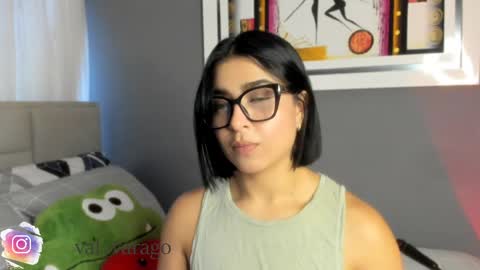 Snapshot of val_varago chatting on June 1, 10:11 pm val_varago online show from June 1, 10:11 pm