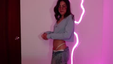 Hi I am Valcooky online show from April 14, 1:22 am