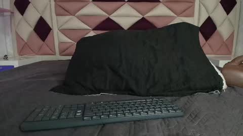 Snapshot of vale_castro1 chatting on September 15, 7:14 pm Valentina online show from September 15, 7:14 pm