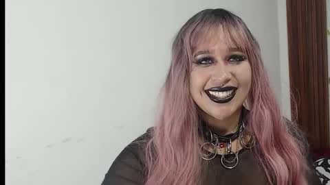 Snapshot of valen_ross7 chatting on March 1, 11:40 pm valen_ross7 online show from March 1, 11:40 pm