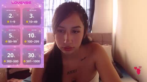 Snapshot of valen_tina33 chatting on April 24, 10:23 pm Valentina online show from April 24, 10:23 pm