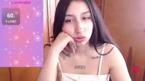 Snapshot of valen_tina33 chatting on April 26, 2:26 pm Valentina online show from April 26, 2:26 pm