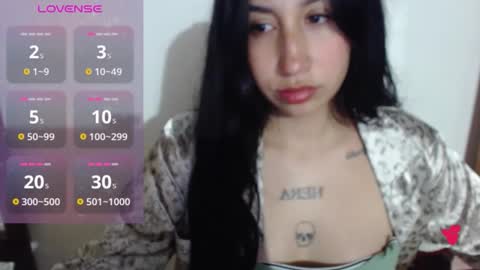 Snapshot of valen_tina33 chatting on May 11, 2:17 am Valentina online show from May 11, 2:17 am