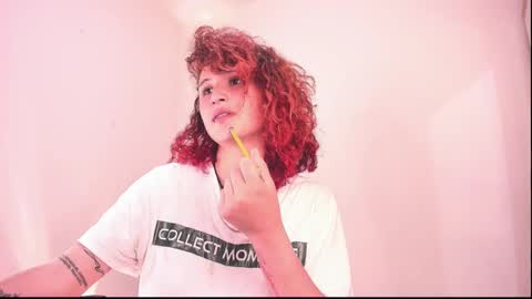 Snapshot of valent_27 chatting on February 25, 5:52 am Valentina online show from February 25, 5:52 am