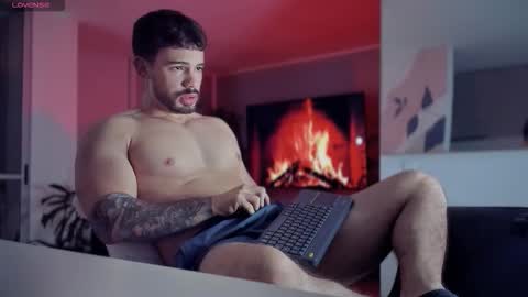 valenthinoking online show from December 21, 4:19 am