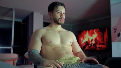 valenthinoking online show from February 12, 11:33 pm