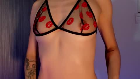 Snapshot of valentina__doll chatting on October 24, 10:06 pm Valentina  Dolls online show from October 24, 10:06 pm