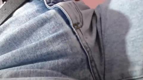 valen online show from April 17, 6:22 pm