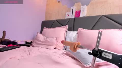 Snapshot of valentina_diiaz chatting on May 11, 2:56 pm Velentina online show from May 11, 2:56 pm
