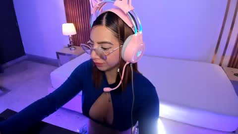 Snapshot of valentina_greco chatting on July 1, 7:24 pm Valentina online show from July 1, 7:24 pm