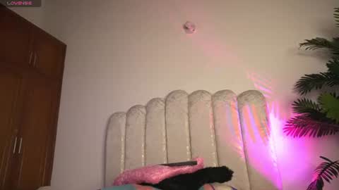 Snapshot of valentina_king18 chatting on June 27, 12:22 pm VALENTINA online show from June 27, 12:22 pm