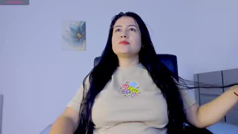 valentina_owens online show from March 18, 12:19 pm