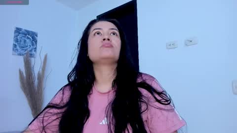 Snapshot of valentina_owens chatting on April 21, 2:45 pm valentina_owens online show from April 21, 2:45 pm
