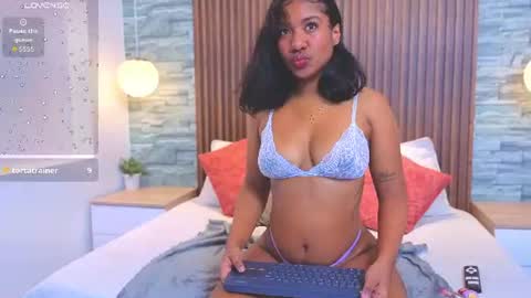 Snapshot of valentina_rose_x chatting on July 9, 7:51 pm valentina rose x online show from July 9, 7:51 pm