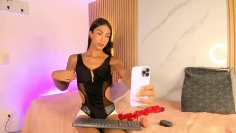 Snapshot of valentinaliux_ chatting on April 22, 12:07 pm valentinaliux_ online show from April 22, 12:07 pm