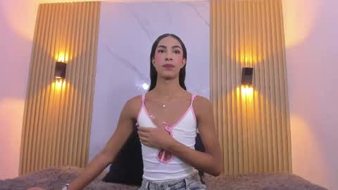 Snapshot of valentinaliux_ chatting on April 23, 11:31 am valentinaliux_ online show from April 23, 11:31 am