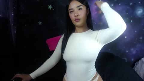 valentinarojass_ online show from February 11, 1:49 pm