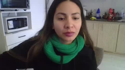 Snapshot of valentinaseleni24 chatting on June 21, 7:49 pm valentinaseleni24 online show from June 21, 7:49 pm