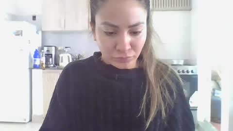 Snapshot of valentinaseleni24 chatting on June 29, 6:08 pm valentinaseleni24 online show from June 29, 6:08 pm