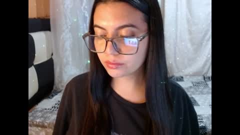 Snapshot of valentinasmith18 chatting on July 7, 4:37 am valentinasmith18 online show from July 7, 4:37 am