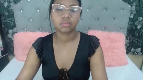 Snapshot of valentinavega18x chatting on February 25, 3:05 am valentina vega online show from February 25, 3:05 am