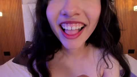 Snapshot of valentine_cutemml chatting on May 22, 1:17 pm Valentine online show from May 22, 1:17 pm