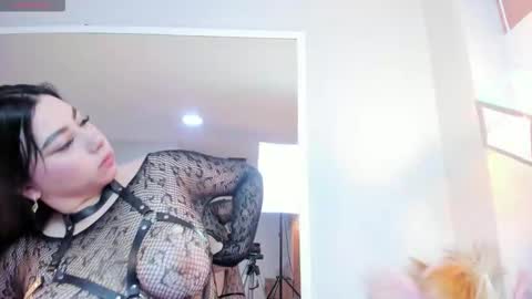 Snapshot of valentine_mia_ chatting on February 1, 12:15 pm Mia online show from February 1, 12:15 pm