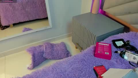 Snapshot of valentine_mia_ chatting on February 4, 8:25 pm Mia online show from February 4, 8:25 pm